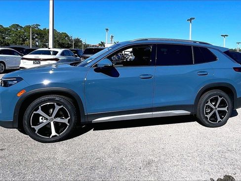 New 2026 Volkswagen Tiguan SE image 8