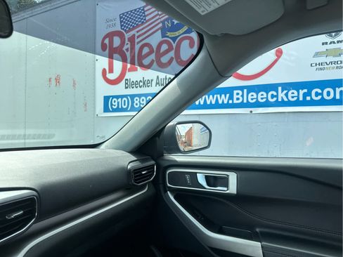 Used 2020 Ford Explorer XLT w/ Equipment Group 202A image 40