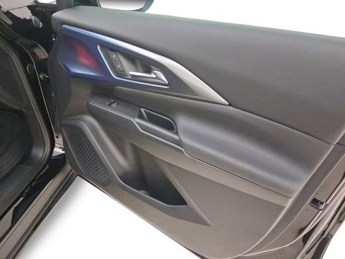 Used 2025 Chevrolet Equinox EV LT w/ Convenience Package image 15