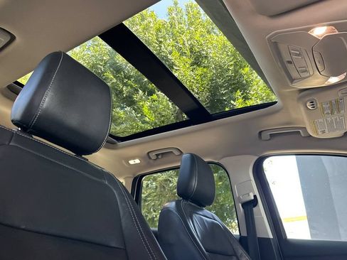 Used 2019 Ford Escape Titanium AWD/4WD image 17