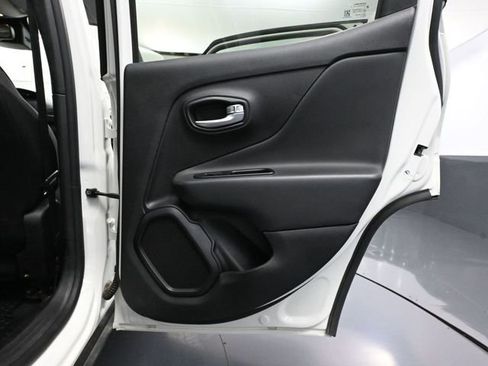 Used 2020 Jeep Renegade Altitude image 38