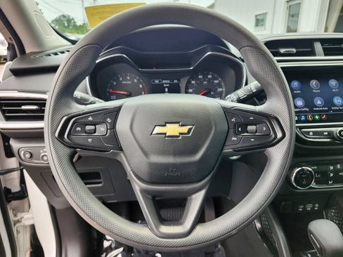 Used 2023 Chevrolet TrailBlazer LT w/ Convenience Package AWD/4WD image 25