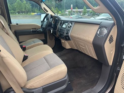 Used 2016 Ford F250 XLT w/ XLT Value Package AWD/4WD image 12