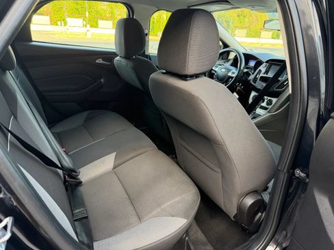 Used 2013 Ford Focus SE FWD image 23