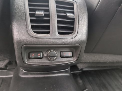 Used 2016 Ford Taurus Limited w/ Driver Assist Package image 17