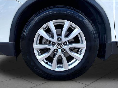 Used 2020 Nissan Rogue S w/ Special Edition Package FWD image 11
