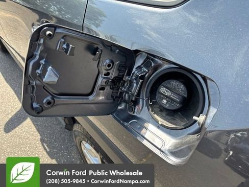 Used 2019 Toyota RAV4 Limited w/ Advanced Technology Package AWD/4WD image 10