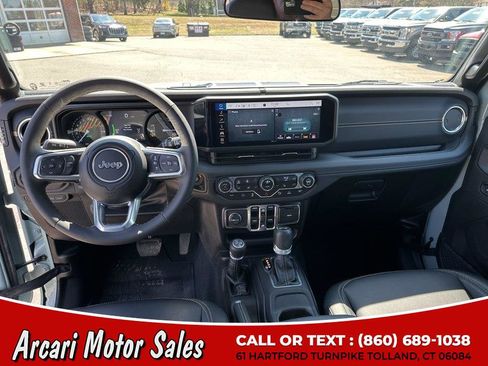 Used 2024 Jeep Wrangler Sahara w/ Safety Group image 18