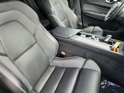 Used 2022 Volvo XC60 T8 R-Design w/ Advanced Package image 15