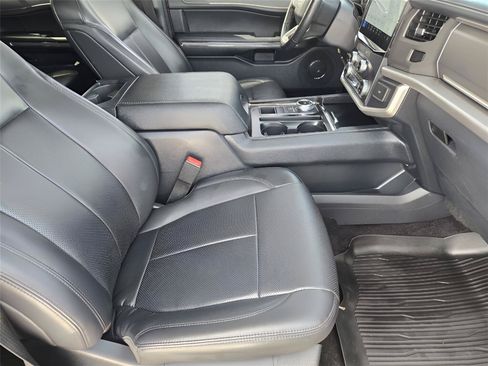 Used 2022 Ford Expedition Max XLT RWD image 13