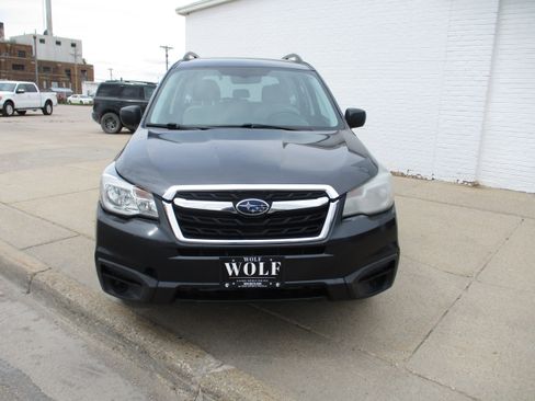 Used 2018 Subaru Forester 2.5i w/ Alloy Wheel Package AWD/4WD image 2