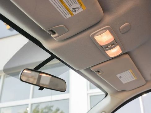 Used 2017 Nissan Titan S image 25