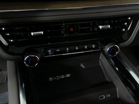 Used 2025 Chevrolet Tahoe High Country w/ Sun And Tow Package image 23