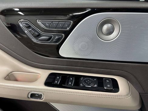 Used 2021 Lincoln Aviator Reserve w/ Equipment Group 202A AWD/4WD image 37