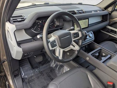 Used 2022 Land Rover Defender 110 SE AWD/4WD image 10