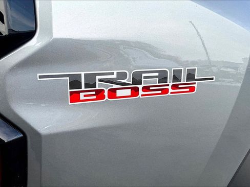 Used 2024 Chevrolet Colorado Trail Boss w/ Safety Package image 16