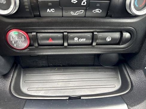 Used 2019 Ford Mustang Convertible image 21