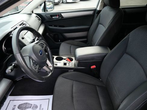 Used 2017 Subaru Outback 2.5i Premium AWD/4WD image 10