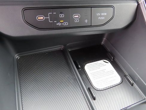New 2026 Kia Carnival EX FWD image 11