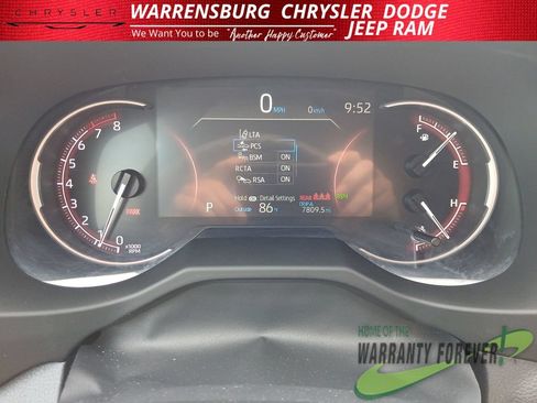 Used 2025 Toyota RAV4 XLE FWD image 16