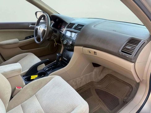 Used 2005 Honda Accord LX image 11