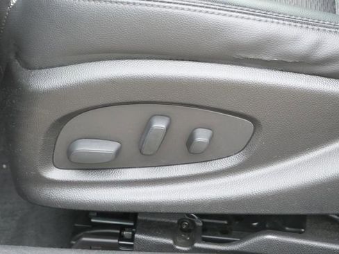 Used 2017 Chevrolet Impala LT image 13