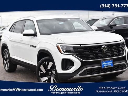 Used 2025 Volkswagen Atlas Cross Sport SE image 1