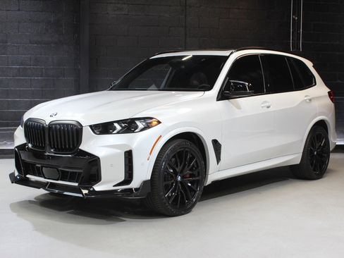 Used 2025 BMW X5 xDrive40i w/ M Sport Package image 4