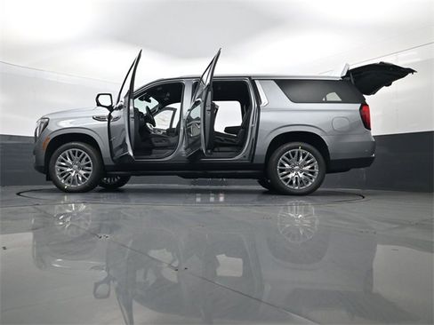 New 2026 GMC Yukon XL Elevation image 35