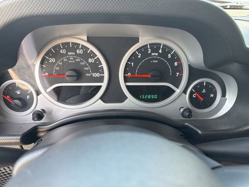 Used 2010 Jeep Wrangler Unlimited Sport AWD/4WD image 12