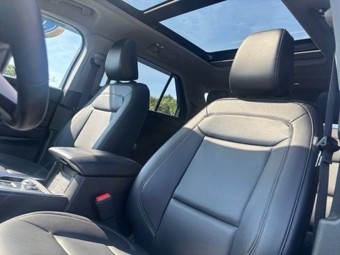 Used 2024 Ford Explorer XLT w/ Equipment Group 202A AWD/4WD image 15