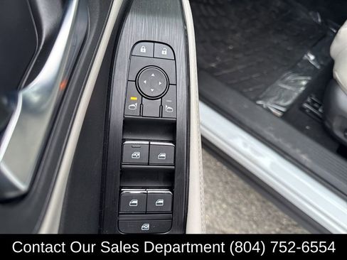 Used 2024 Nissan Rogue SV w/ SV Premium Package image 11