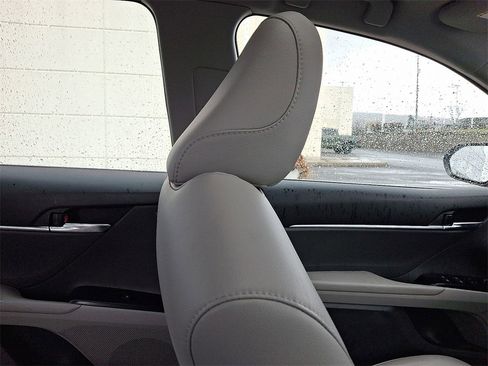 Used 2019 Toyota Camry SE image 13