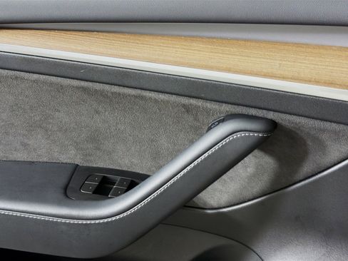 Used 2023 Tesla Model 3 Standard Range RWD image 15