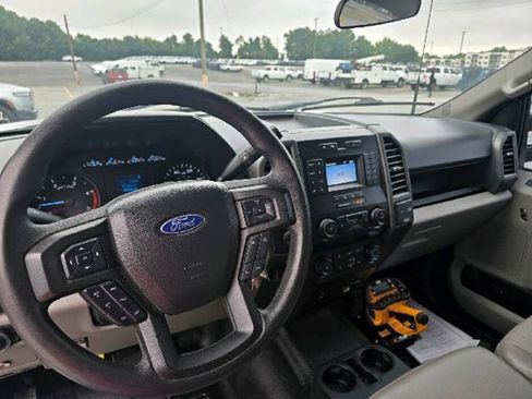 Used 2022 Ford F550 4x4 Crew Cab Super Duty w/ Power Equipment Group image 19