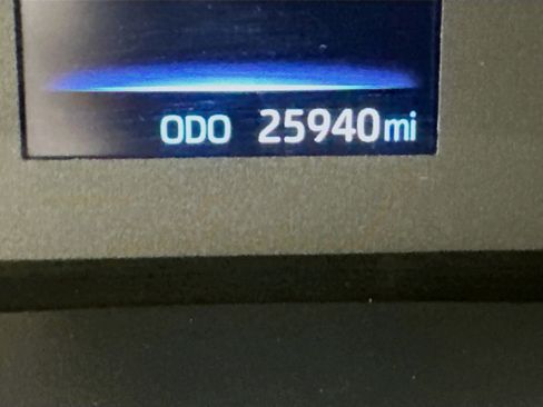 Used 2024 Toyota Corolla LE image 18