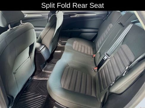 Used 2017 Ford Fusion SE FWD image 16