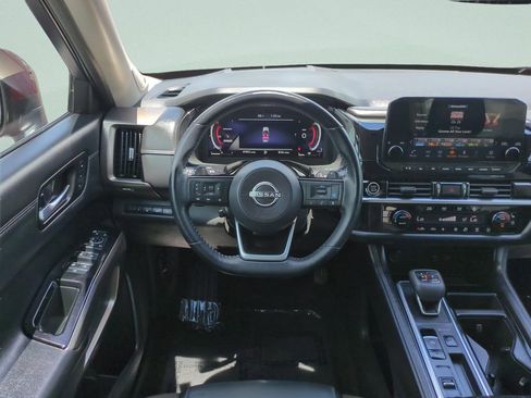 Certified 2022 Nissan Pathfinder Platinum w/ Cargo Package FWD image 12