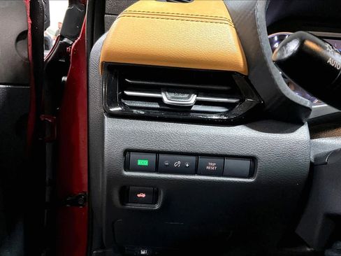 Used 2020 Nissan Sentra SV w/ SV Premium Package image 34