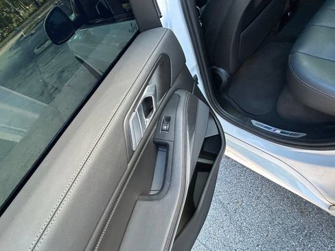 Used 2022 BMW X5 sDrive40i w/ M Sport Package RWD image 48