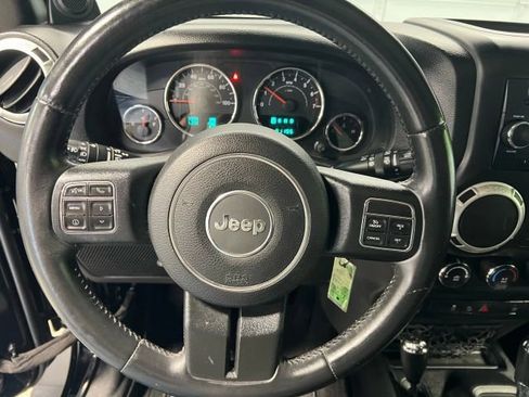 Used 2014 Jeep Wrangler Unlimited Sahara w/ Max Tow Package image 9