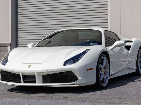 Used 2017 Ferrari 488 Spider RWD image 18