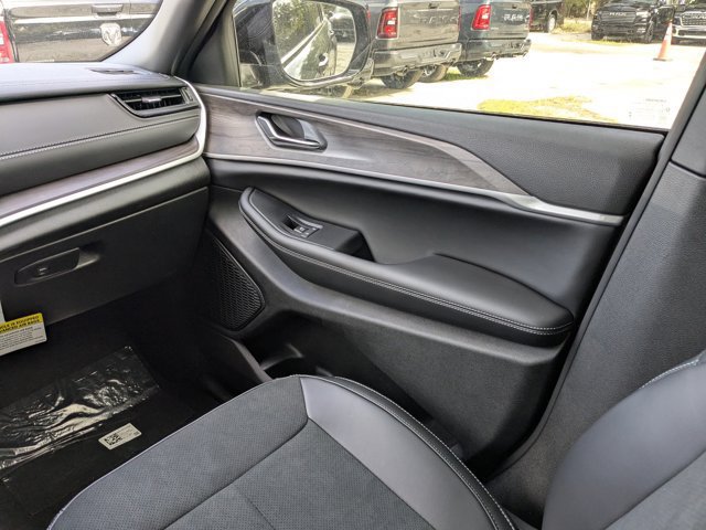 New 2026 Jeep Grand Cherokee Altitude AWD/4WD image 18