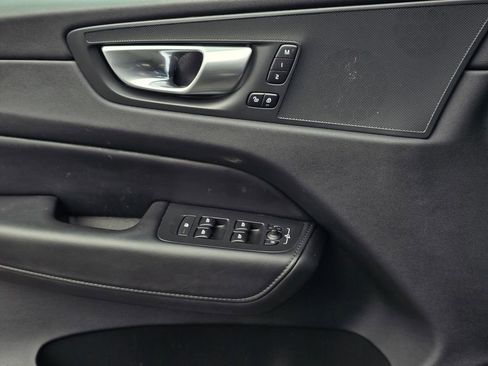 Used 2024 Volvo XC60 B5 Core AWD/4WD image 23