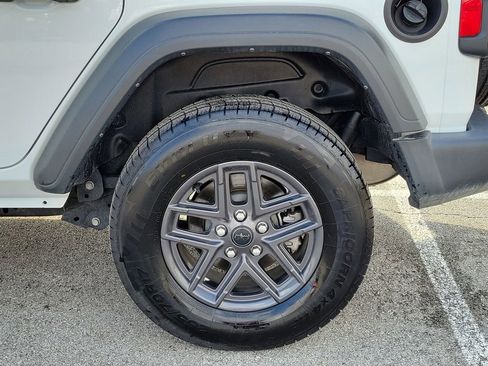 Used 2024 Jeep Wrangler Sport S image 7