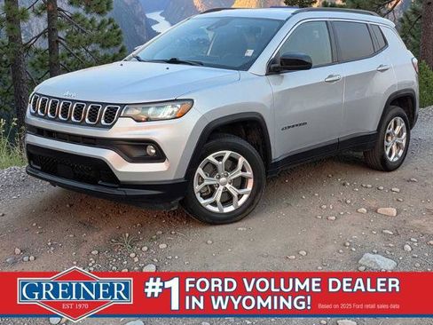Used 2024 Jeep Compass Latitude AWD/4WD image 1