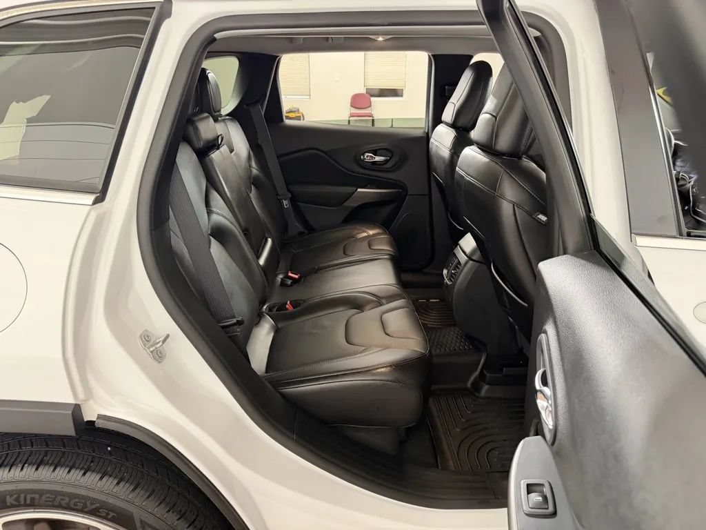 Used 2021 Jeep Cherokee Limited AWD/4WD image 35