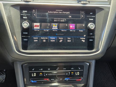 Used 2023 Volkswagen Tiguan SE image 18