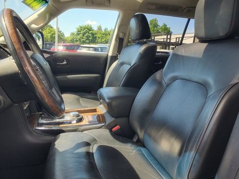 Used 2017 INFINITI QX80 4WD w/ Driver Assistance Package image 8