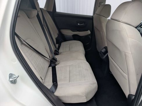 Certified 2025 Honda HR-V LX image 9